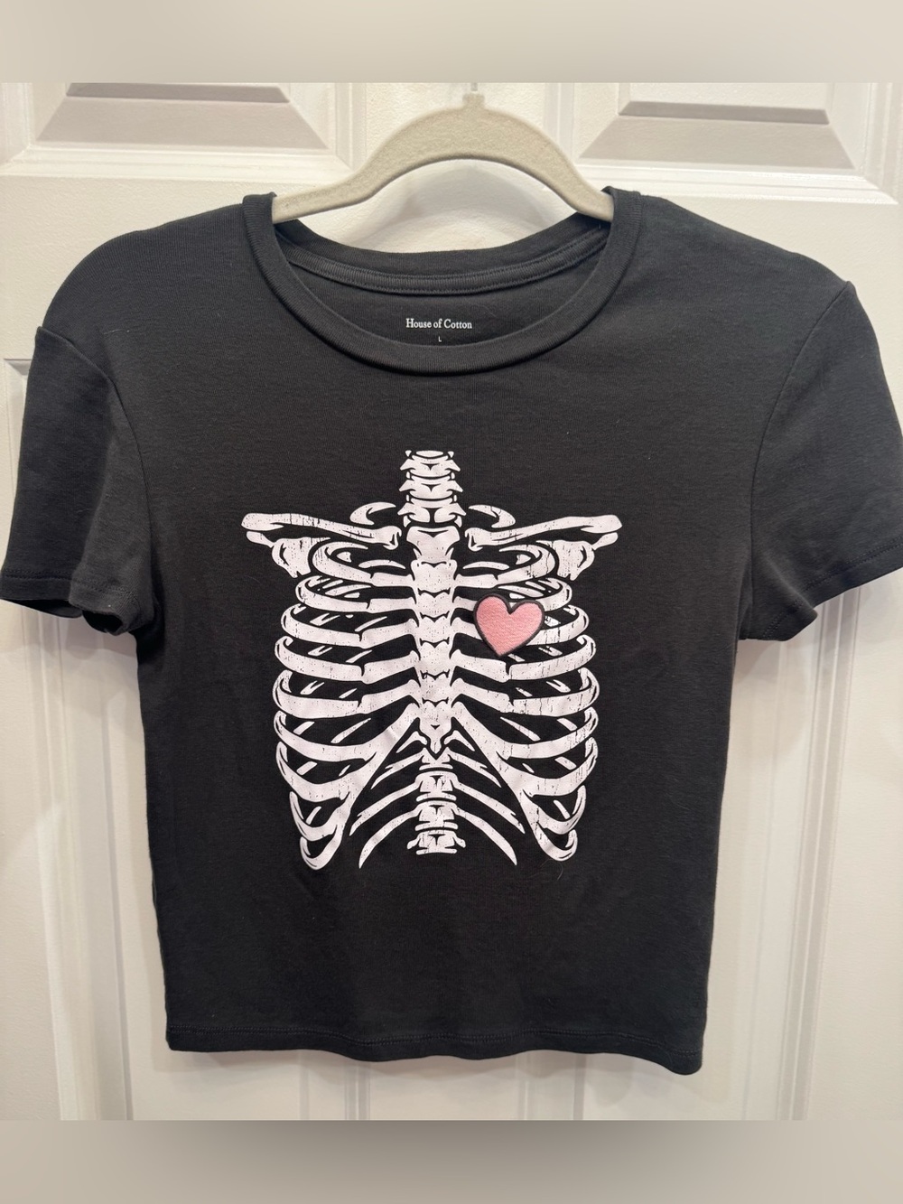 Black Short Sleeve Rib Cage Graphic Tee with Pink Heart